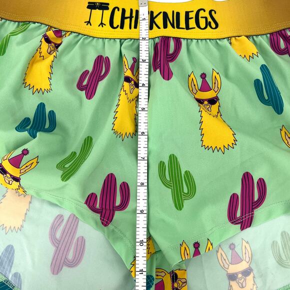 Chicknlegs Womens Green Llamas 1.5" Split Running Shorts Lined Size M - Picture 6 of 13